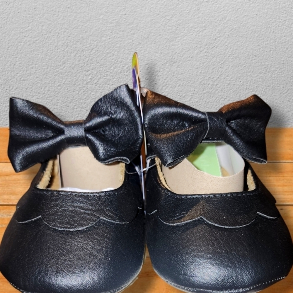 VALEN SINA  NWT Baby Girls Shoes Soft Sole